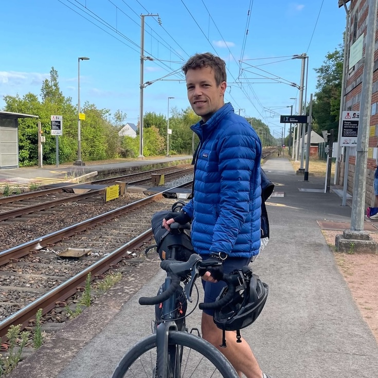 Clément avec son vélo